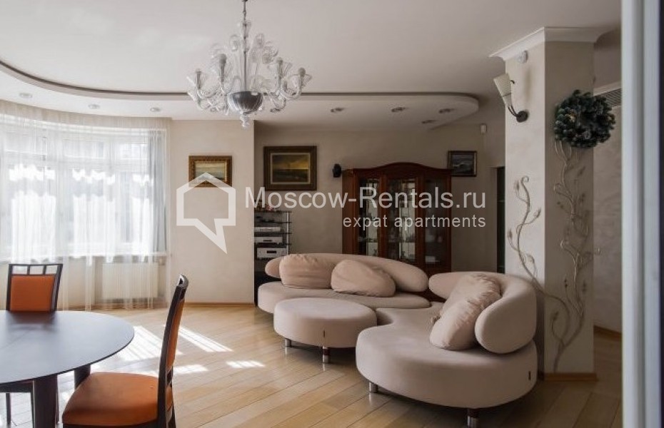 Photo #2 4-room (3 BR) apartment for <a href="http://moscow-rentals.ru/en/articles/long-term-rent" target="_blank">a long-term</a> rent
 in Russia, Moscow, Krivoarbatskyi lane, 8С2