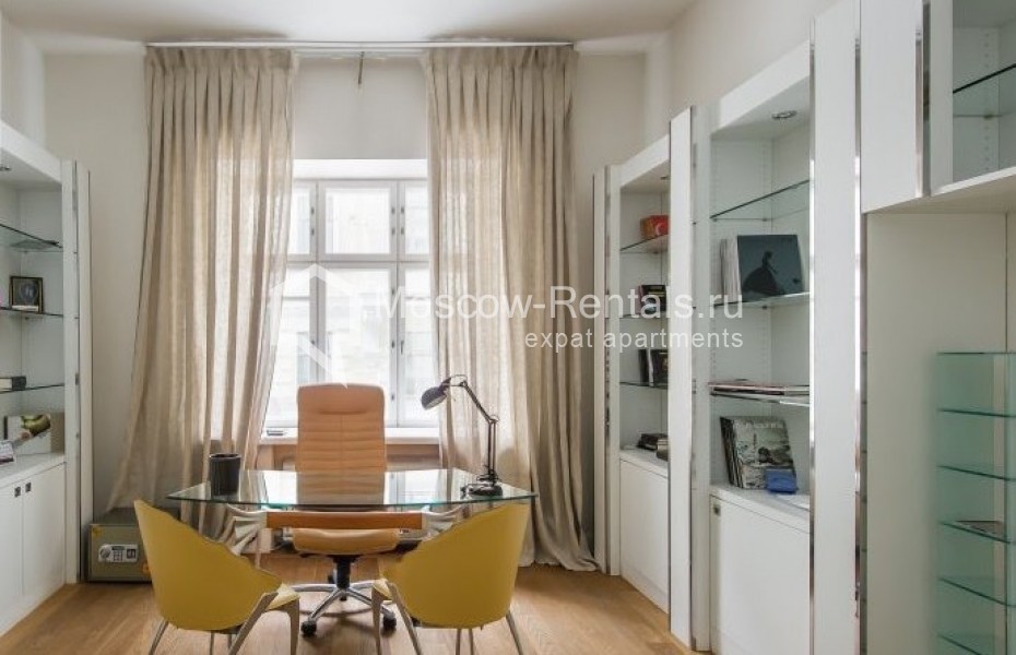 Photo #8 4-room (3 BR) apartment for <a href="http://moscow-rentals.ru/en/articles/long-term-rent" target="_blank">a long-term</a> rent
 in Russia, Moscow, B. Afanasievskyi lane, 30