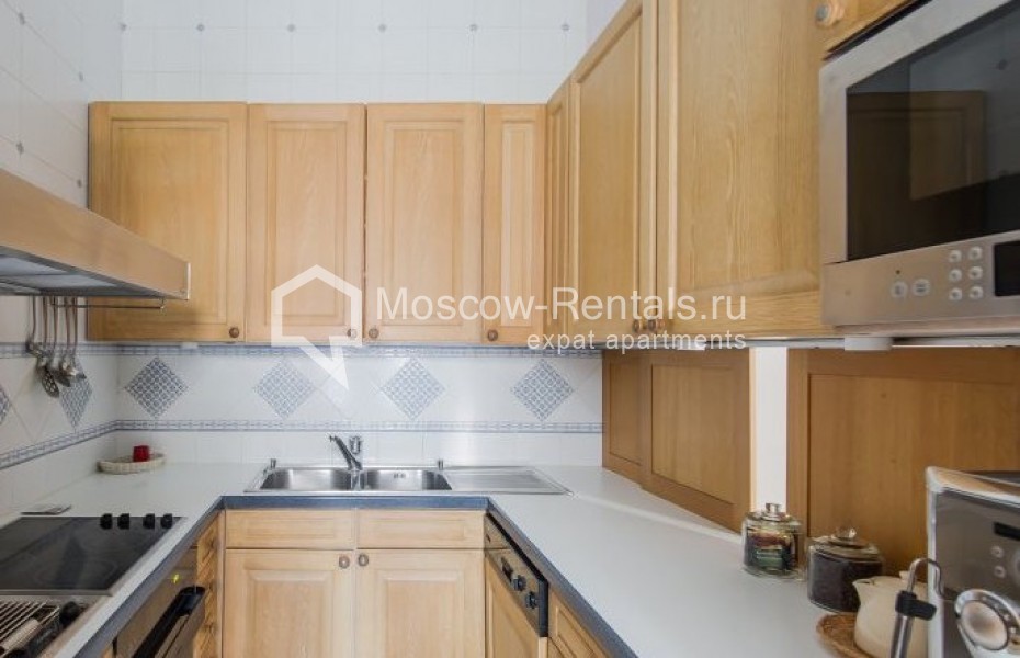 Photo #5 4-room (3 BR) apartment for <a href="http://moscow-rentals.ru/en/articles/long-term-rent" target="_blank">a long-term</a> rent
 in Russia, Moscow, B. Afanasievskyi lane, 30