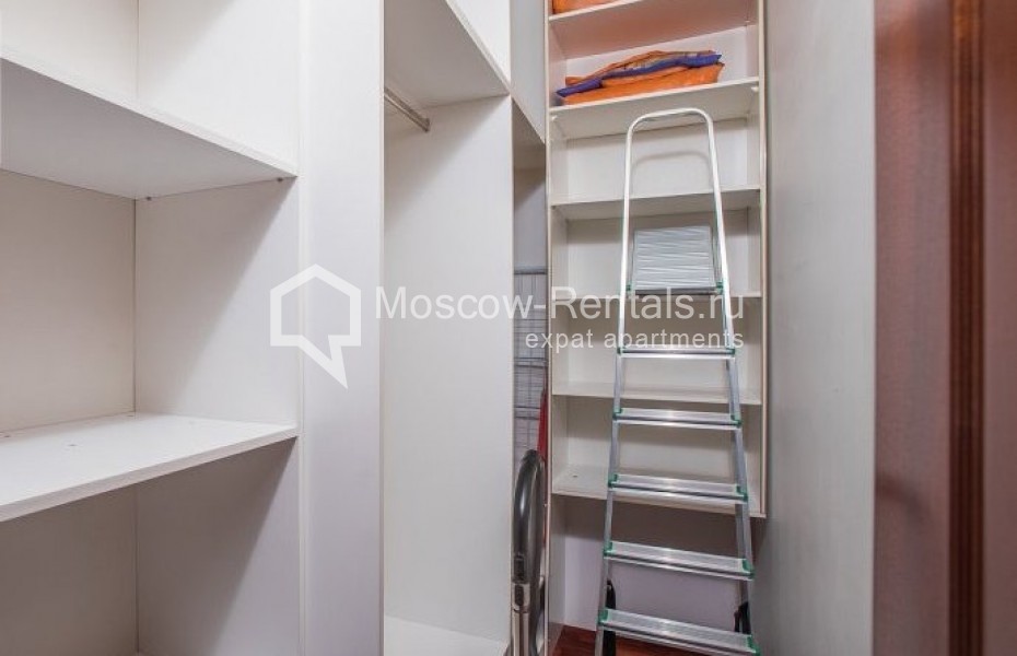 Photo #14 4-room (3 BR) apartment for <a href="http://moscow-rentals.ru/en/articles/long-term-rent" target="_blank">a long-term</a> rent
 in Russia, Moscow, Ostozhenka str, 25