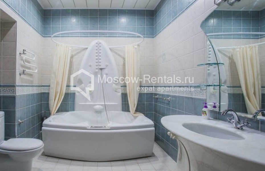 Photo #12 4-room (3 BR) apartment for <a href="http://moscow-rentals.ru/en/articles/long-term-rent" target="_blank">a long-term</a> rent
 in Russia, Moscow, Ostozhenka str, 25