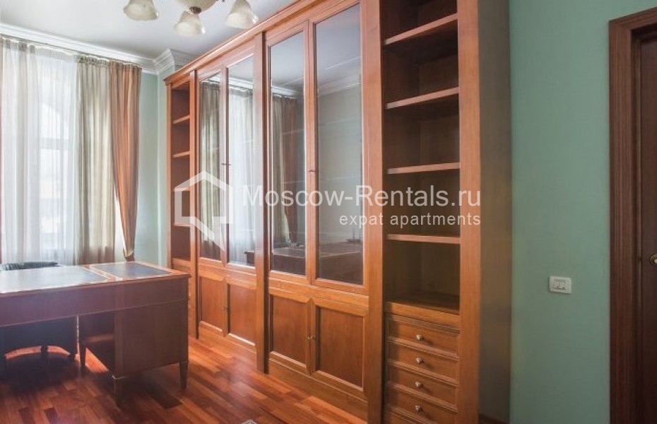 Photo #10 4-room (3 BR) apartment for <a href="http://moscow-rentals.ru/en/articles/long-term-rent" target="_blank">a long-term</a> rent
 in Russia, Moscow, Ostozhenka str, 25