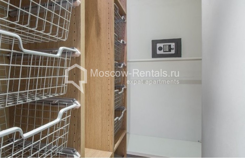 Photo #11 4-room (3 BR) apartment for <a href="http://moscow-rentals.ru/en/articles/long-term-rent" target="_blank">a long-term</a> rent
 in Russia, Moscow, Novinskyi lane, 18С1