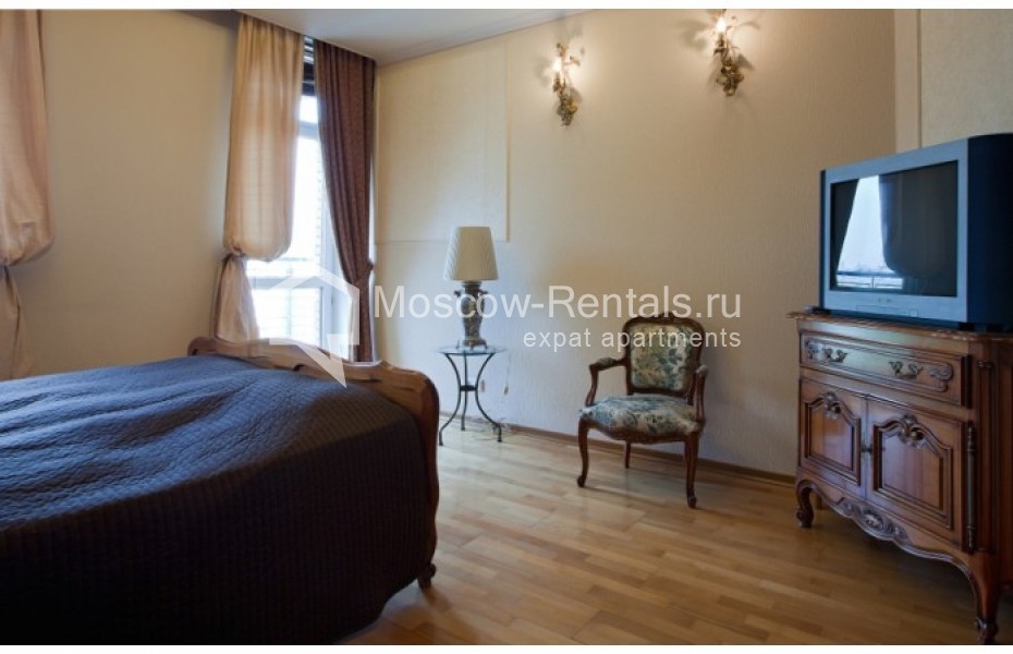 Photo #10 3-room (2 BR) apartment for <a href="http://moscow-rentals.ru/en/articles/long-term-rent" target="_blank">a long-term</a> rent
 in Russia, Moscow, 1st Zachatievskyi lane, 4