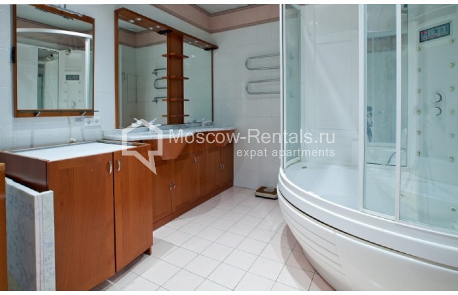 Photo #14 3-room (2 BR) apartment for <a href="http://moscow-rentals.ru/en/articles/long-term-rent" target="_blank">a long-term</a> rent
 in Russia, Moscow, 1st Zachatievskyi lane, 4