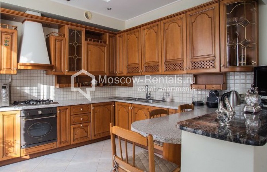 Photo #1 4-room (3 BR) apartment for <a href="http://moscow-rentals.ru/en/articles/long-term-rent" target="_blank">a long-term</a> rent
 in Russia, Moscow, M. Levshinskyi lane, 6-8