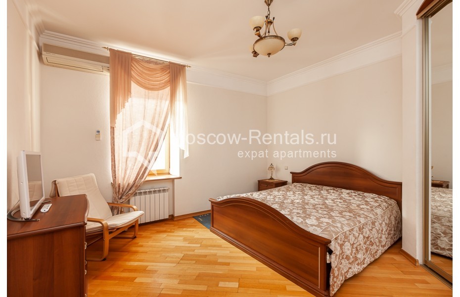 Photo #7 3-room (2 BR) apartment for <a href="http://moscow-rentals.ru/en/articles/long-term-rent" target="_blank">a long-term</a> rent
 in Russia, Moscow, Arbat str, 51С1