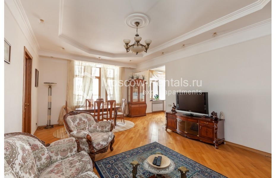 Photo #2 3-room (2 BR) apartment for <a href="http://moscow-rentals.ru/en/articles/long-term-rent" target="_blank">a long-term</a> rent
 in Russia, Moscow, Arbat str, 51С1