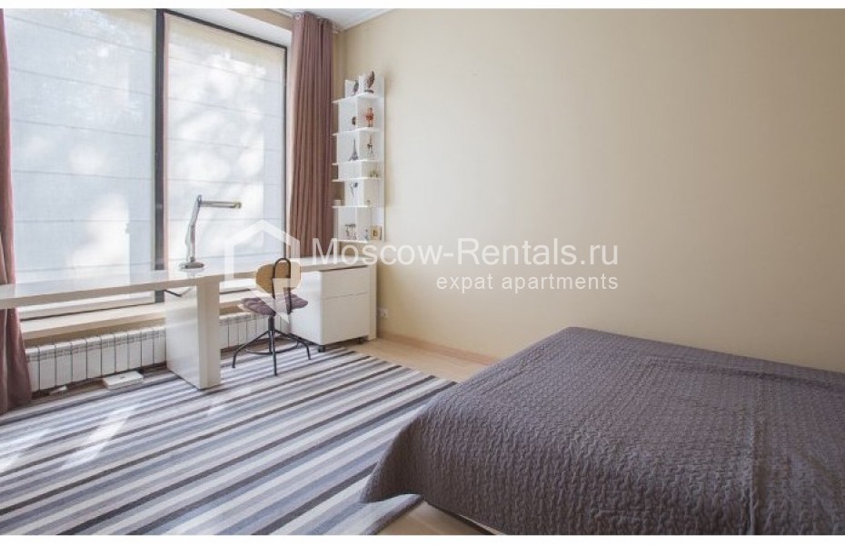Photo #5 5-room (4 BR) apartment for <a href="http://moscow-rentals.ru/en/articles/long-term-rent" target="_blank">a long-term</a> rent
 in Russia, Moscow, Stanislavskogo str, 11