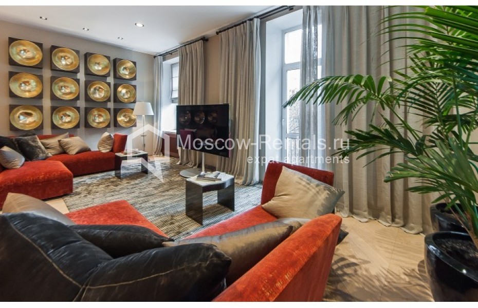 Photo #2 3-room (2 BR) apartment for <a href="http://moscow-rentals.ru/en/articles/long-term-rent" target="_blank">a long-term</a> rent
 in Russia, Moscow, M. Bronnaya str, 42/14