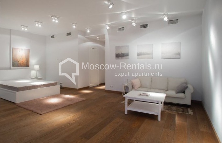 Photo #7 3-room (2 BR) apartment for <a href="http://moscow-rentals.ru/en/articles/long-term-rent" target="_blank">a long-term</a> rent
 in Russia, Moscow, Alexandra Nevskogo str, 27