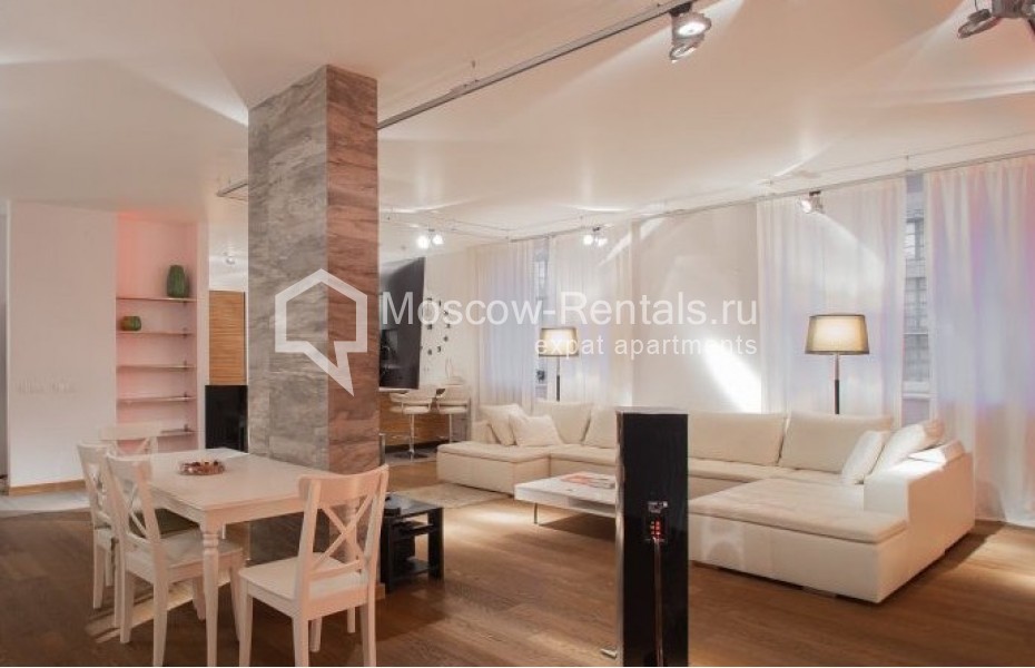 Photo #2 3-room (2 BR) apartment for <a href="http://moscow-rentals.ru/en/articles/long-term-rent" target="_blank">a long-term</a> rent
 in Russia, Moscow, Alexandra Nevskogo str, 27