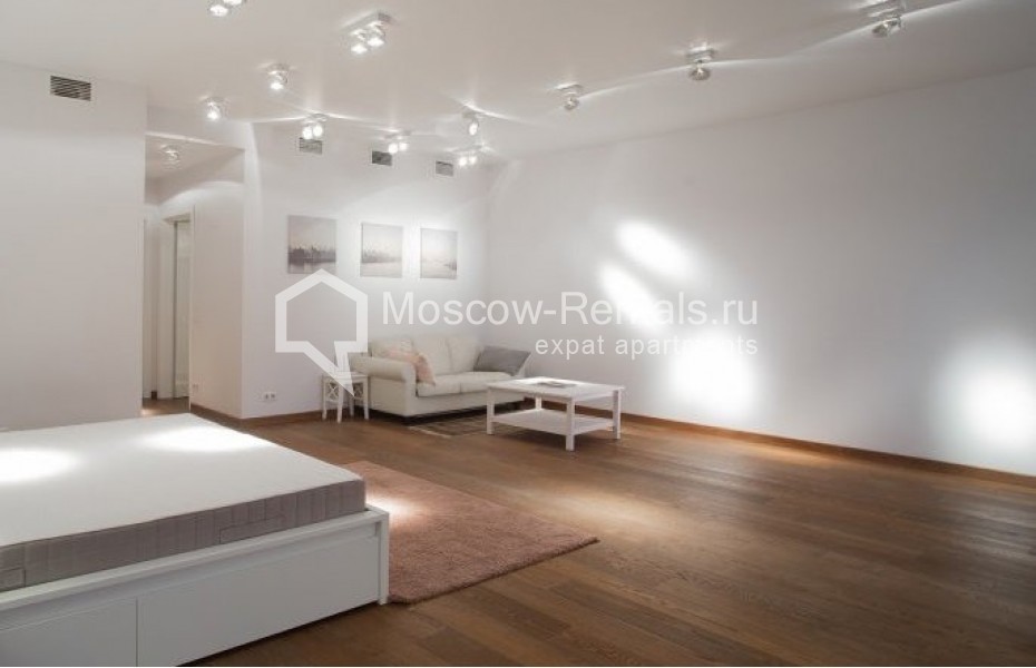 Photo #6 3-room (2 BR) apartment for <a href="http://moscow-rentals.ru/en/articles/long-term-rent" target="_blank">a long-term</a> rent
 in Russia, Moscow, Alexandra Nevskogo str, 27