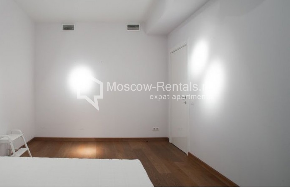 Photo #10 3-room (2 BR) apartment for <a href="http://moscow-rentals.ru/en/articles/long-term-rent" target="_blank">a long-term</a> rent
 in Russia, Moscow, Alexandra Nevskogo str, 27