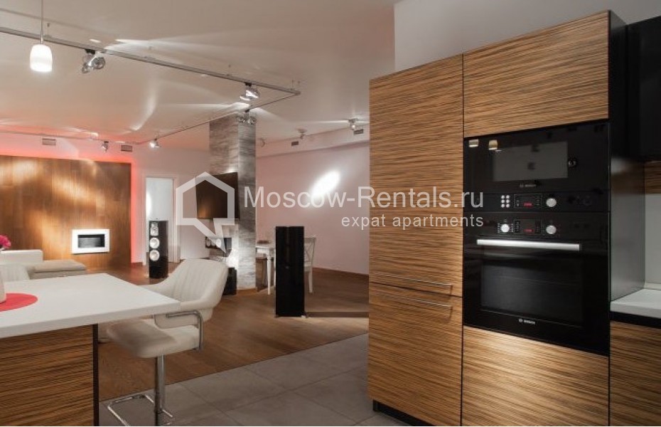 Photo #3 3-room (2 BR) apartment for <a href="http://moscow-rentals.ru/en/articles/long-term-rent" target="_blank">a long-term</a> rent
 in Russia, Moscow, Alexandra Nevskogo str, 27