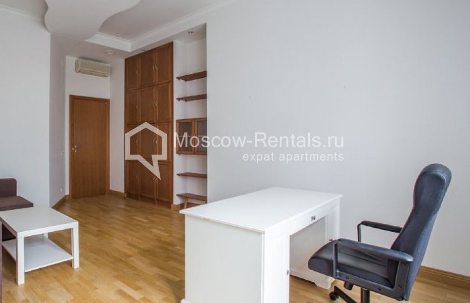 Photo #11 4-room (3 BR) apartment for <a href="http://moscow-rentals.ru/en/articles/long-term-rent" target="_blank">a long-term</a> rent
 in Russia, Moscow, Ermolaevskyi lane, 4