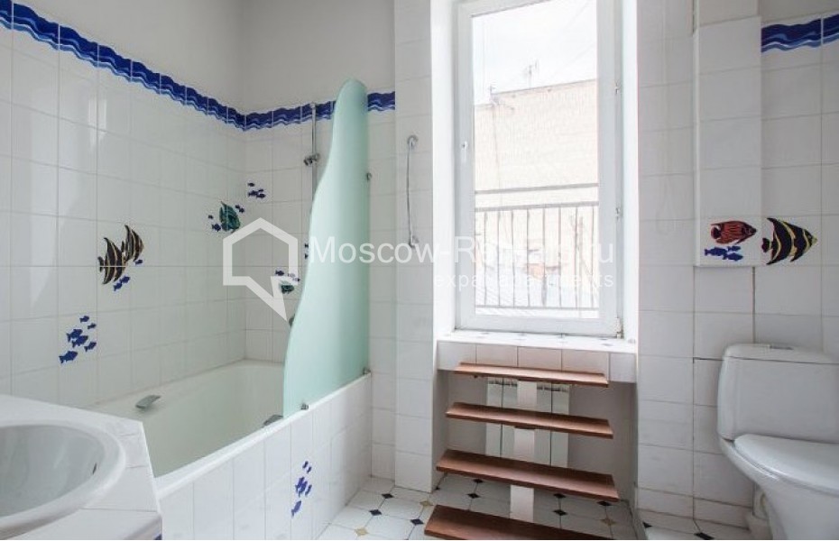 Photo #15 4-room (3 BR) apartment for <a href="http://moscow-rentals.ru/en/articles/long-term-rent" target="_blank">a long-term</a> rent
 in Russia, Moscow, Ermolaevskyi lane, 4