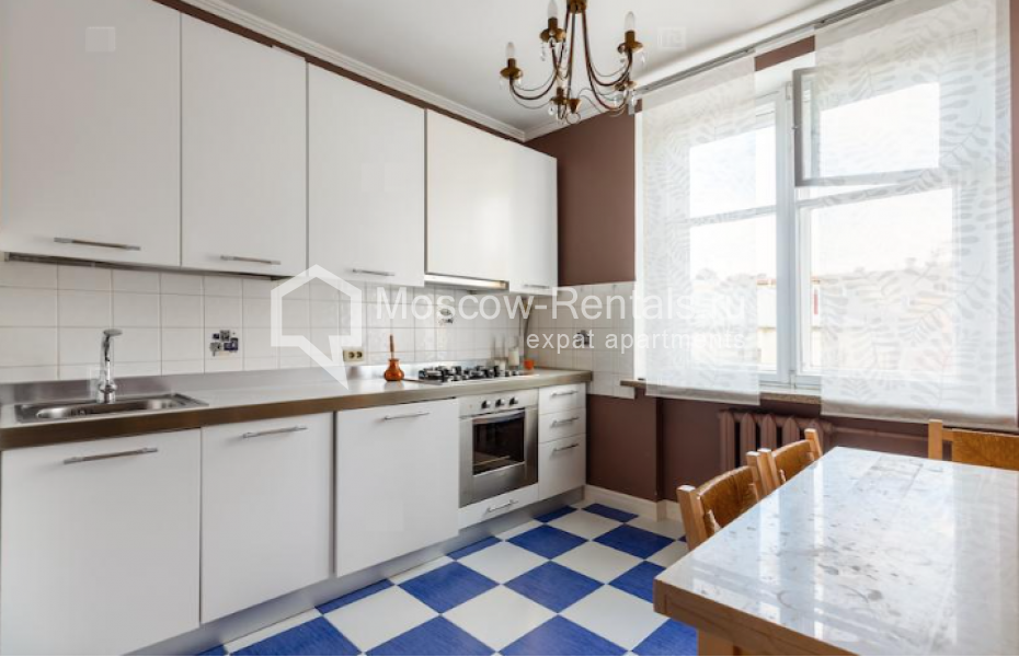 Photo #3 2-room (1 BR) apartment for <a href="http://moscow-rentals.ru/en/articles/long-term-rent" target="_blank">a long-term</a> rent
 in Russia, Moscow, Staryi Tolmachevskyi lane, 7