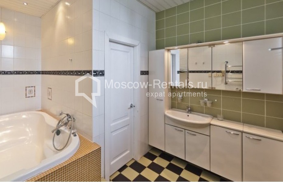 Photo #14 4-room (3 BR) apartment for <a href="http://moscow-rentals.ru/en/articles/long-term-rent" target="_blank">a long-term</a> rent
 in Russia, Moscow, Mashkova str, 16