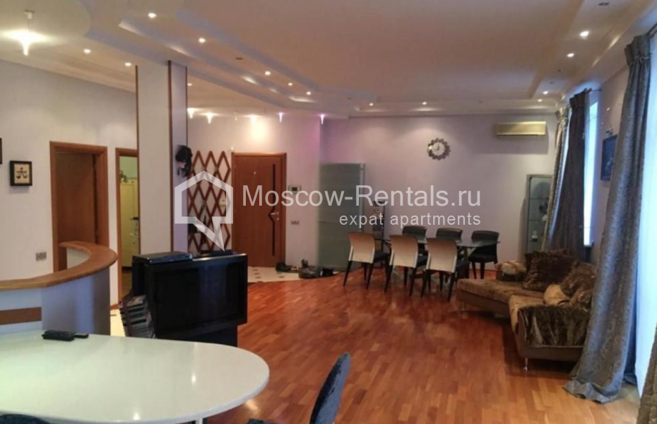 Photo #1 3-room (2 BR) apartment for <a href="http://moscow-rentals.ru/en/articles/long-term-rent" target="_blank">a long-term</a> rent
 in Russia, Moscow, Kosmodamianskaya emb, 40/42с3