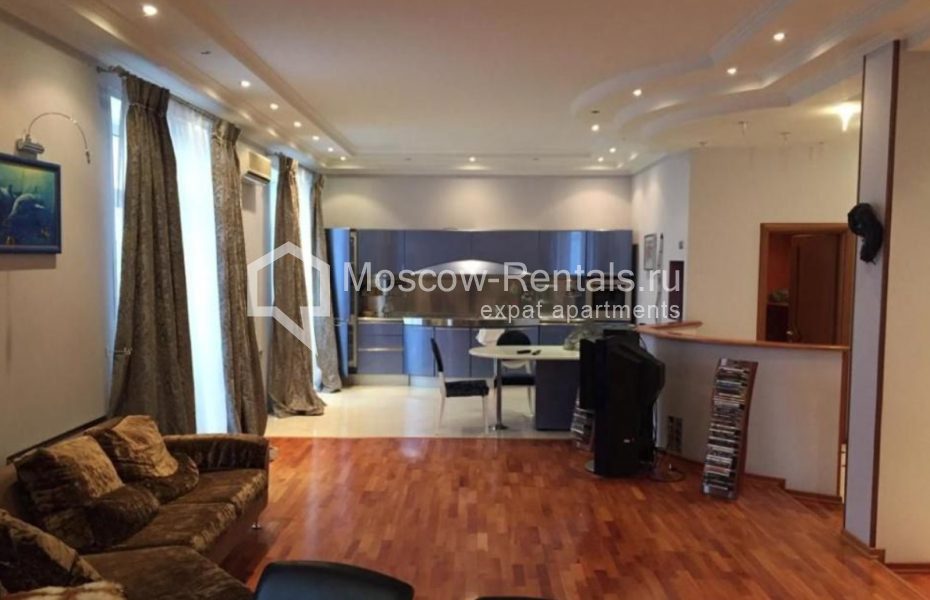 Photo #2 3-room (2 BR) apartment for <a href="http://moscow-rentals.ru/en/articles/long-term-rent" target="_blank">a long-term</a> rent
 in Russia, Moscow, Kosmodamianskaya emb, 40/42с3