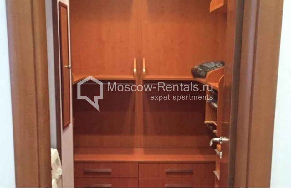 Photo #14 3-room (2 BR) apartment for <a href="http://moscow-rentals.ru/en/articles/long-term-rent" target="_blank">a long-term</a> rent
 in Russia, Moscow, Kosmodamianskaya emb, 40/42с3