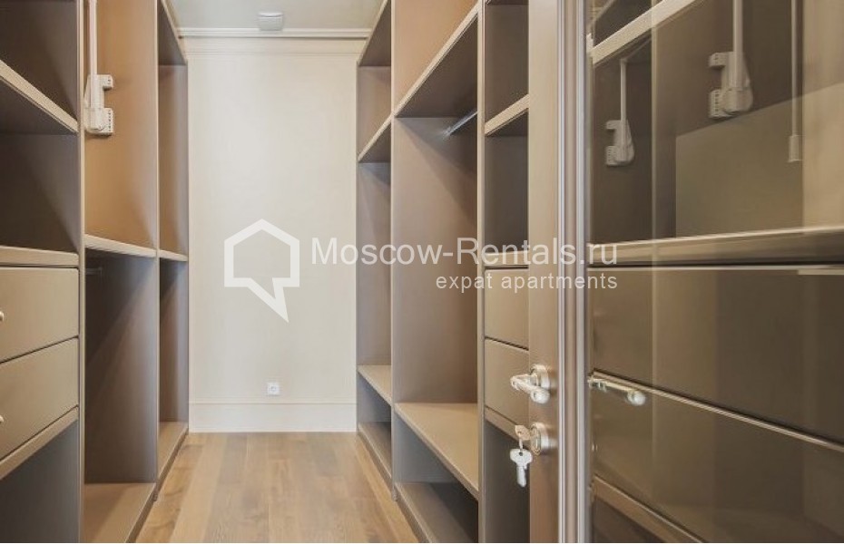 Photo #15 3-room (2 BR) apartment for <a href="http://moscow-rentals.ru/en/articles/long-term-rent" target="_blank">a long-term</a> rent
 in Russia, Moscow, Fadeeva str, 4А