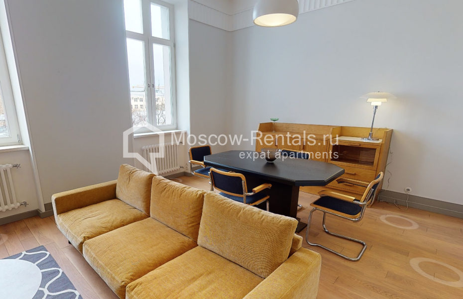 Photo #2 3-room (2 BR) apartment for <a href="http://moscow-rentals.ru/en/articles/long-term-rent" target="_blank">a long-term</a> rent
 in Russia, Moscow, Gogolevskyi blv, 25С1