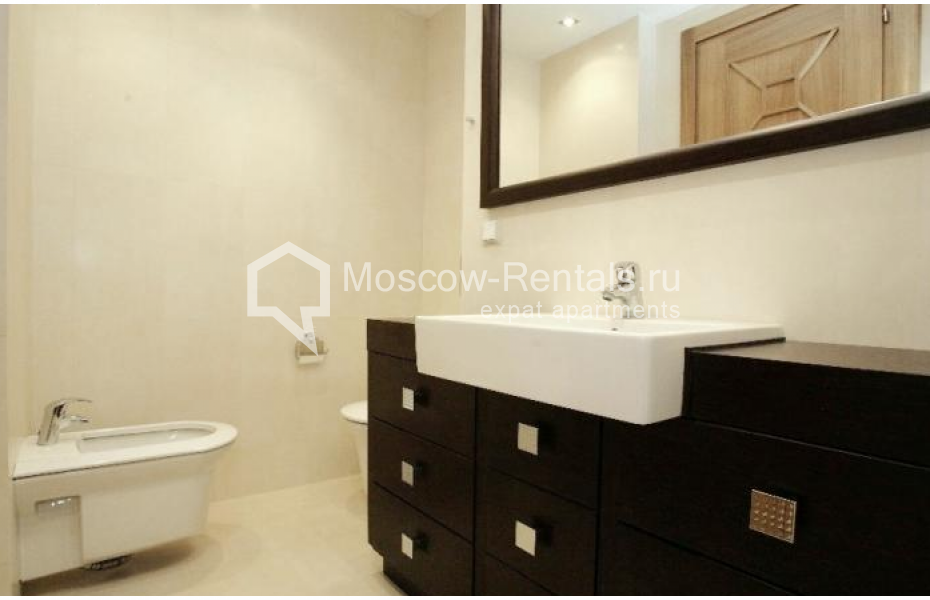 Photo #12 4-room (3 BR) apartment for <a href="http://moscow-rentals.ru/en/articles/long-term-rent" target="_blank">a long-term</a> rent
 in Russia, Moscow, Ostozhenka str, 5