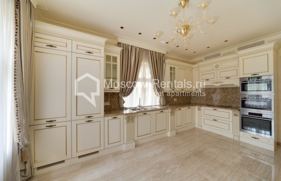 Photo #10 House for <a href="http://moscow-rentals.ru/en/articles/long-term-rent" target="_blank">a long-term</a> rent
 in Russia, Moscow, Ekaterinovka compound