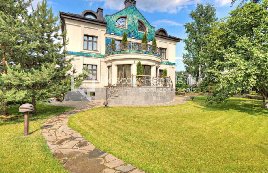 Photo #1 House for <a href="http://moscow-rentals.ru/en/articles/long-term-rent" target="_blank">a long-term</a> rent
 in Russia, Moscow, Ekaterinovka compound