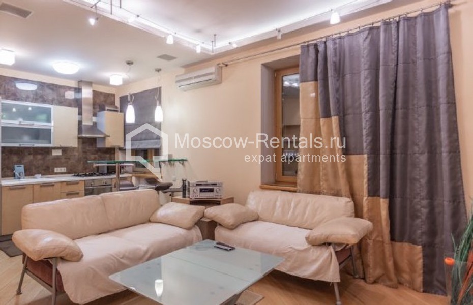Photo #1 3-room (2 BR) apartment for <a href="http://moscow-rentals.ru/en/articles/long-term-rent" target="_blank">a long-term</a> rent
 in Russia, Moscow, Novokuznetskaya str, 3