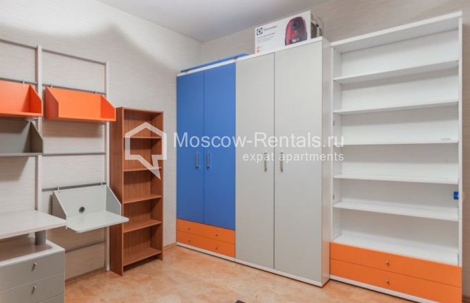 Photo #11 3-room (2 BR) apartment for <a href="http://moscow-rentals.ru/en/articles/long-term-rent" target="_blank">a long-term</a> rent
 in Russia, Moscow, Novokuznetskaya str, 3