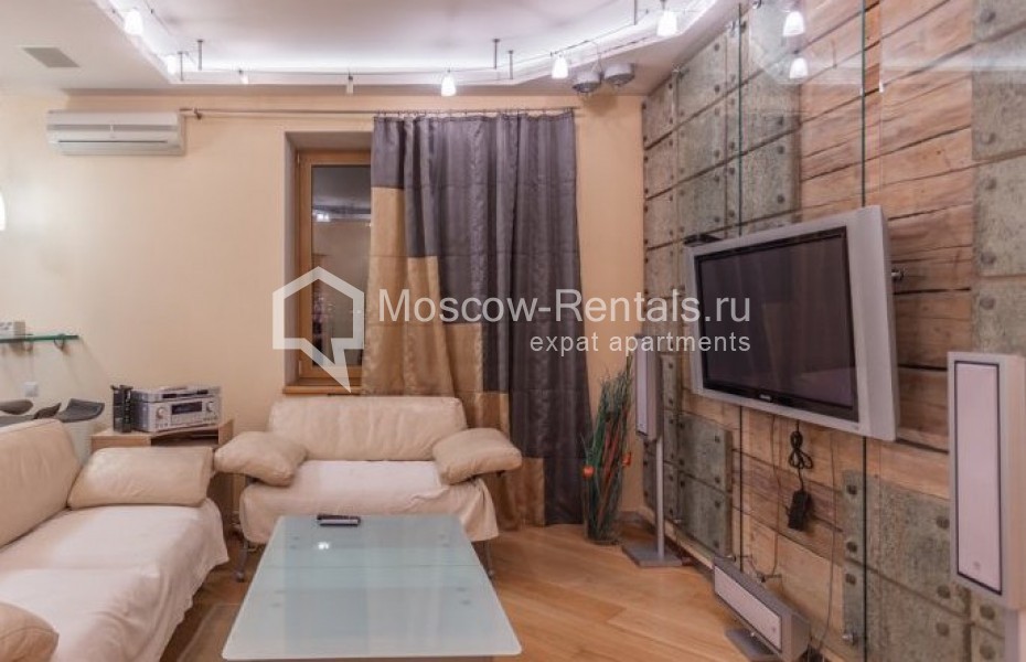 Photo #3 3-room (2 BR) apartment for <a href="http://moscow-rentals.ru/en/articles/long-term-rent" target="_blank">a long-term</a> rent
 in Russia, Moscow, Novokuznetskaya str, 3