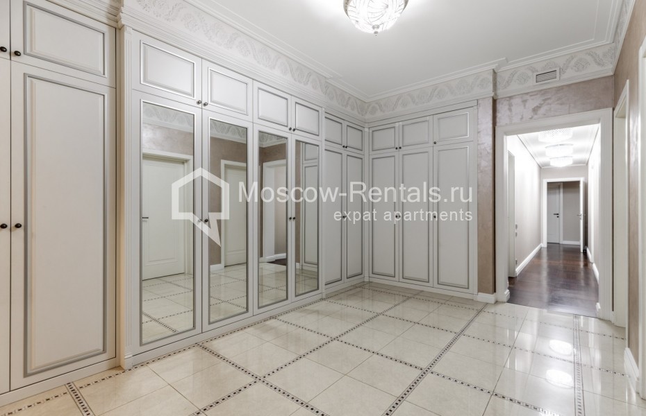 Photo #17 4-room (3 BR) apartment for <a href="http://moscow-rentals.ru/en/articles/long-term-rent" target="_blank">a long-term</a> rent
 in Russia, Moscow, Tsvetnoi blv, 15к2
