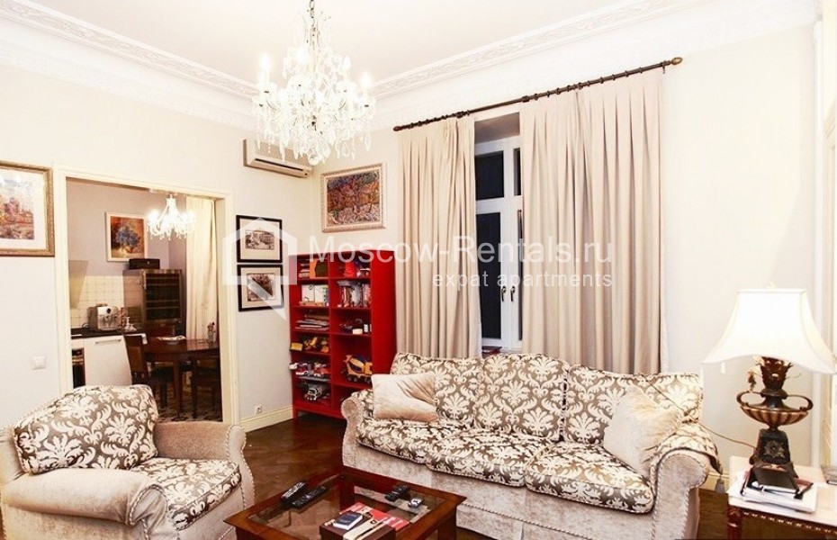 Photo #3 4-room (3 BR) apartment for <a href="http://moscow-rentals.ru/en/articles/long-term-rent" target="_blank">a long-term</a> rent
 in Russia, Moscow, Ostojenskaya str, 5