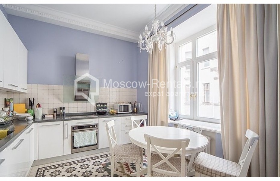 Photo #5 4-room (3 BR) apartment for <a href="http://moscow-rentals.ru/en/articles/long-term-rent" target="_blank">a long-term</a> rent
 in Russia, Moscow, Ostojenskaya str, 5