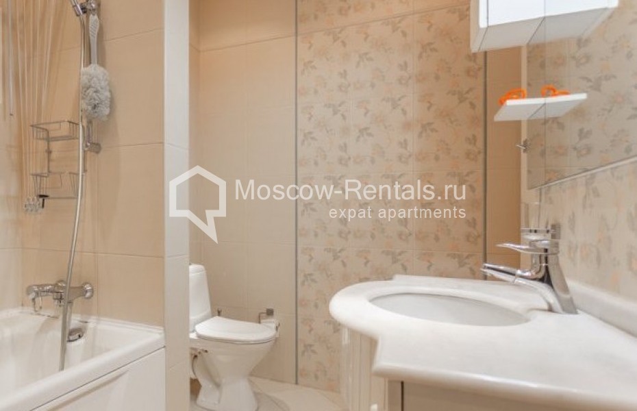 Photo #12 3-room (2 BR) apartment for <a href="http://moscow-rentals.ru/en/articles/long-term-rent" target="_blank">a long-term</a> rent
 in Russia, Moscow, Bolshaya Yakimanka str, 26