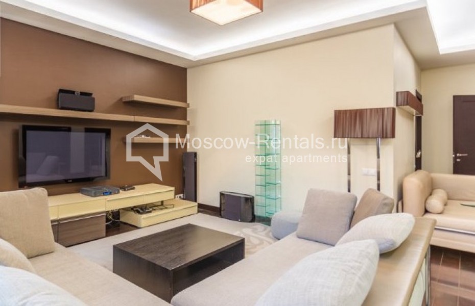 Photo #1 3-room (2 BR) apartment for <a href="http://moscow-rentals.ru/en/articles/long-term-rent" target="_blank">a long-term</a> rent
 in Russia, Moscow, 3rd Kadashevskyi lane, 4с2/16