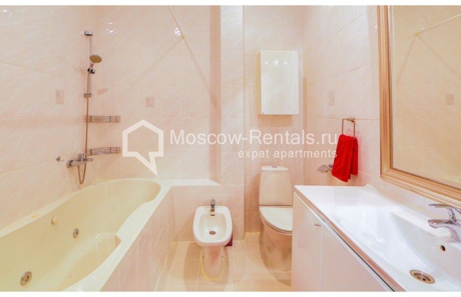 Photo #16 4-room (3 BR) apartment for <a href="http://moscow-rentals.ru/en/articles/long-term-rent" target="_blank">a long-term</a> rent
 in Russia, Moscow, Zhukovskogo str, 7