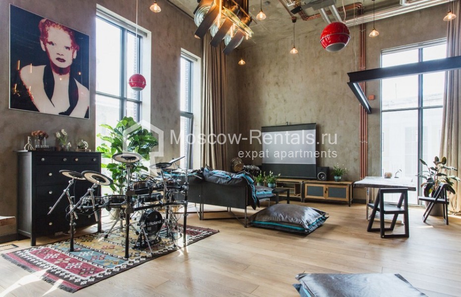 Фото №1 3-комн. кв. в аренду на длительный срок в Россия, Москва, Серебряническая наб, 19