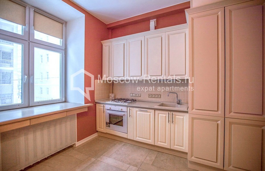 Photo #5 2-room (1 BR) apartment for <a href="http://moscow-rentals.ru/en/articles/long-term-rent" target="_blank">a long-term</a> rent
 in Russia, Moscow, Brusov lane, 8-10С1