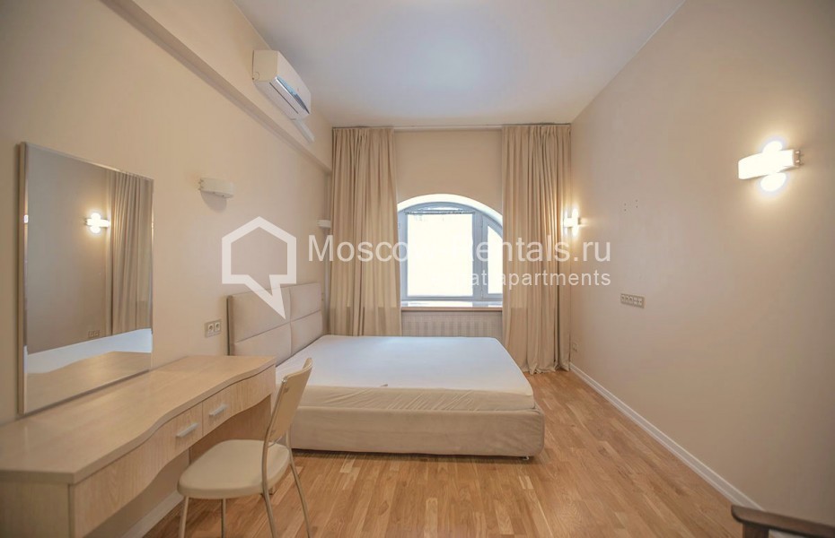 Photo #2 2-room (1 BR) apartment for <a href="http://moscow-rentals.ru/en/articles/long-term-rent" target="_blank">a long-term</a> rent
 in Russia, Moscow, Brusov lane, 8-10С1