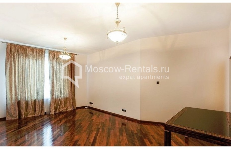 Photo #8 4-room (3 BR) apartment for <a href="http://moscow-rentals.ru/en/articles/long-term-rent" target="_blank">a long-term</a> rent
 in Russia, Moscow, Mosfilmovskaya str, 70 bld 7