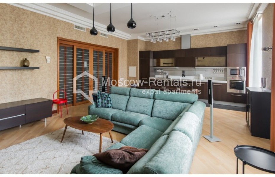 Photo #1 4-room (3 BR) apartment for <a href="http://moscow-rentals.ru/en/articles/long-term-rent" target="_blank">a long-term</a> rent
 in Russia, Moscow, Trubnikovkyi lane, 30С1