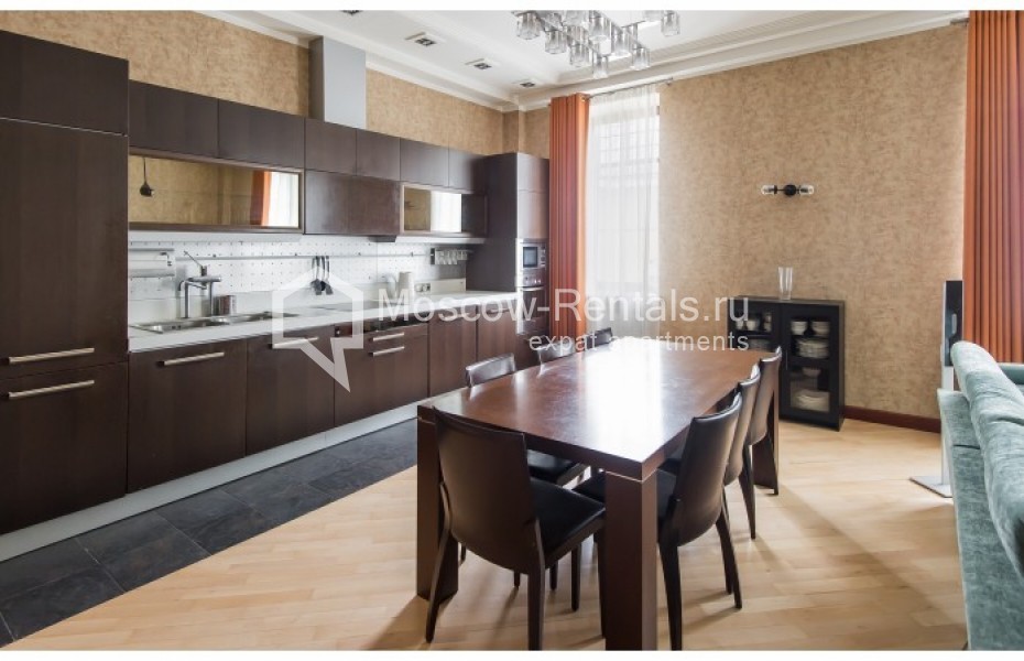 Photo #5 4-room (3 BR) apartment for <a href="http://moscow-rentals.ru/en/articles/long-term-rent" target="_blank">a long-term</a> rent
 in Russia, Moscow, Trubnikovkyi lane, 30С1