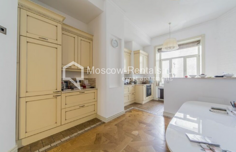 Photo #3 4-room (3 BR) apartment for <a href="http://moscow-rentals.ru/en/articles/long-term-rent" target="_blank">a long-term</a> rent
 in Russia, Moscow, Solyanka str, 1/2С1