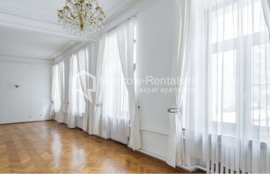 Photo #1 5-room (4 BR) apartment for <a href="http://moscow-rentals.ru/en/articles/long-term-rent" target="_blank">a long-term</a> rent
 in Russia, Moscow, Brusov lane, 6