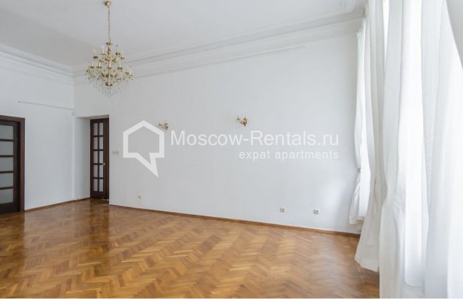 Photo #3 5-room (4 BR) apartment for <a href="http://moscow-rentals.ru/en/articles/long-term-rent" target="_blank">a long-term</a> rent
 in Russia, Moscow, Brusov lane, 6
