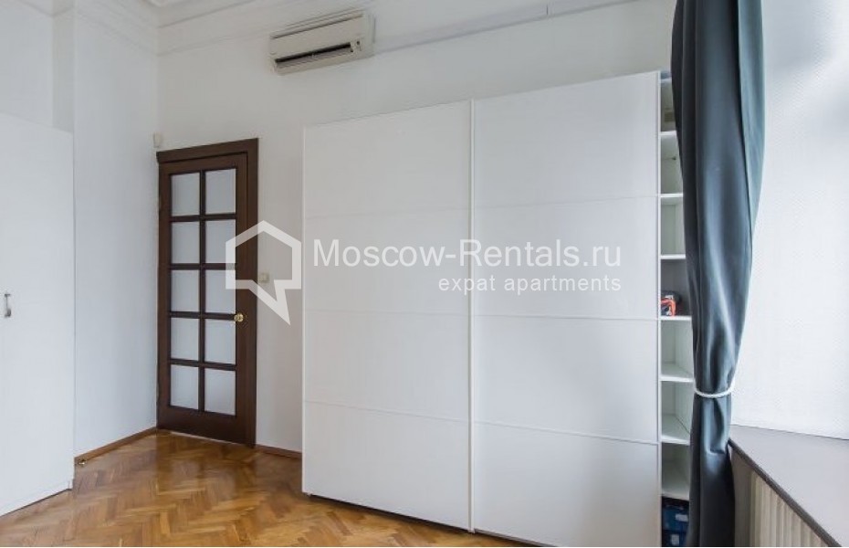 Photo #12 5-room (4 BR) apartment for <a href="http://moscow-rentals.ru/en/articles/long-term-rent" target="_blank">a long-term</a> rent
 in Russia, Moscow, Brusov lane, 6
